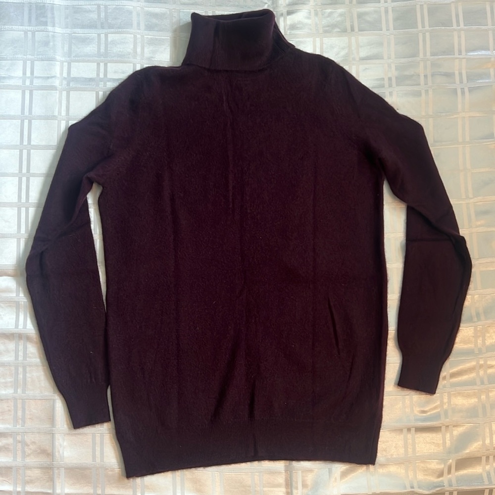 Cashmere by Bloomingdale’s turtlenecks sweater